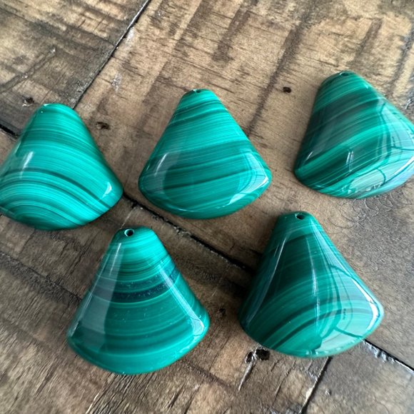 Natural Malachite Fan Shaped Pendants - Perfect for jewelry making or wire wrapp - Picture 2 of 8